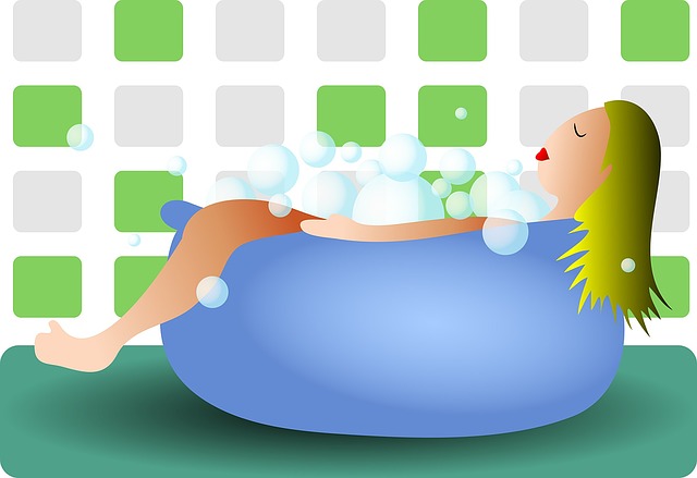 žena relaxuje ve vaně